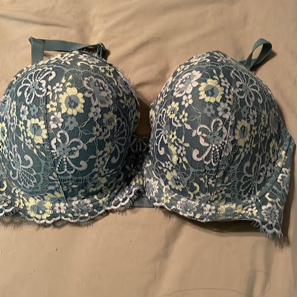 Victoria’s Secret 36DDD dream angels demi